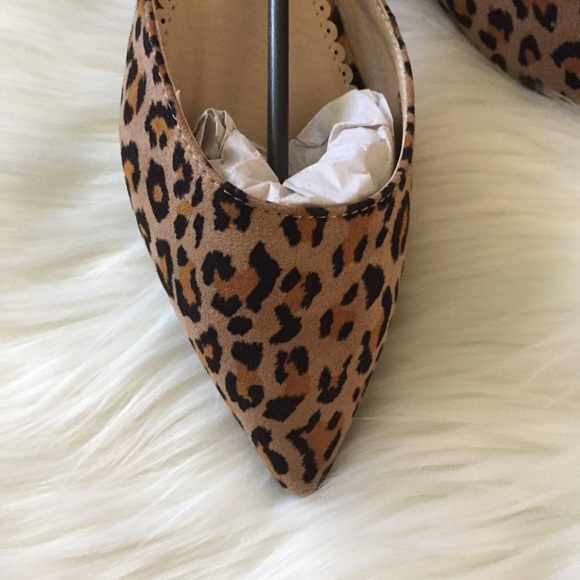 LAST! NEW! Leopard Print Flats - Picture 6 of 6